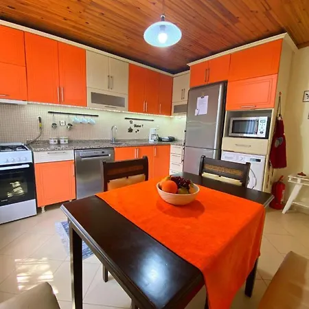 Cozy With Backyard And Fireplace In فيلة سبانجا