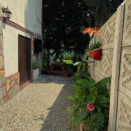 Cozy With Backyard And Fireplace In فيلة